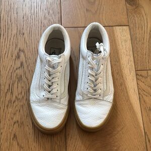 Vans White Leather Sneakers old skool gum sole women’s 7.5